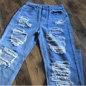 NWOT Ripped blue jeans 🩵